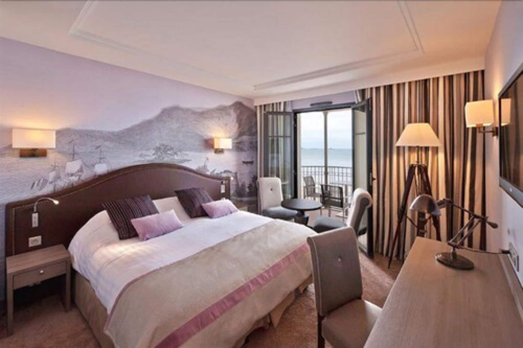 Le Nouveau Monde Hotel 4*