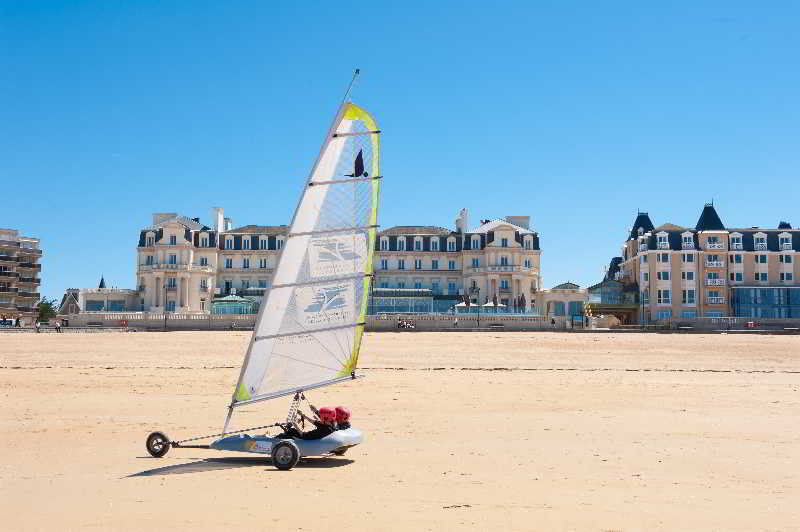 Hotel Le Nouveau Monde 4*
